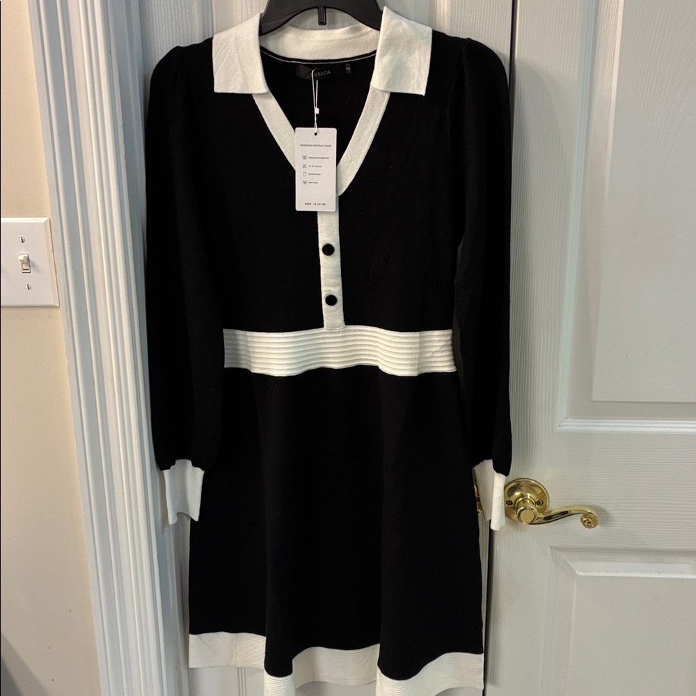 NWT Zesica Black and White Stretch Soft Sweater Dress S Retro Classic